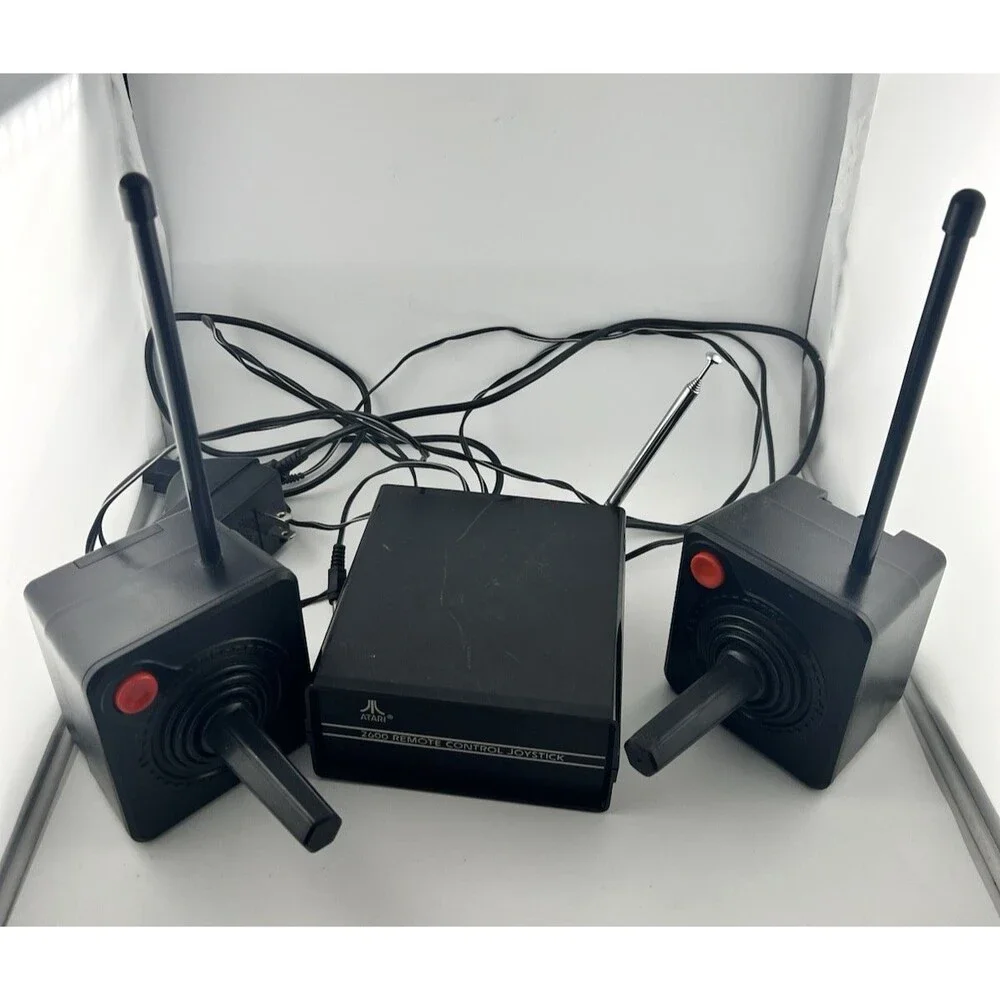 Atari 2600 Wireless Remote Control Joysticks & Receiver Untested 1983